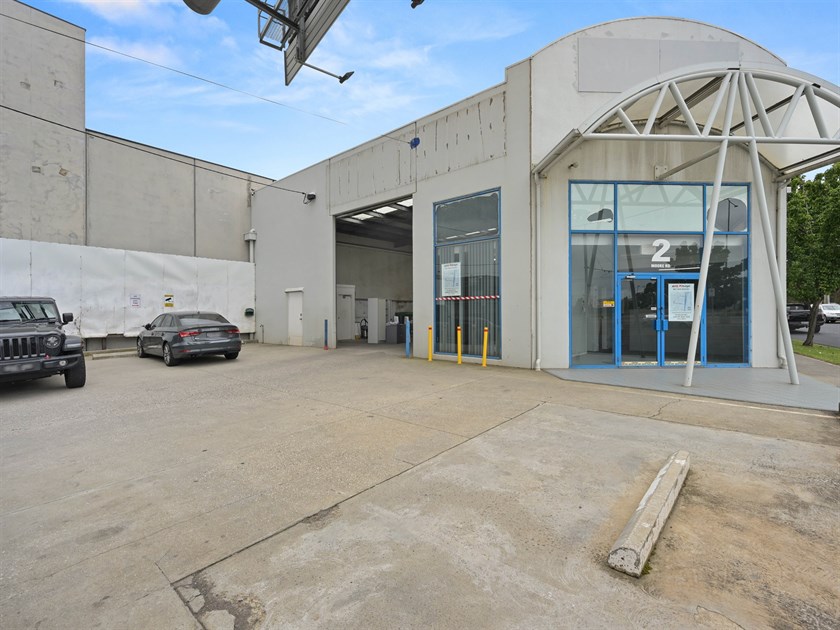 2 Moore Road, Airport West VIC 3042
