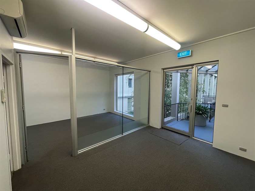 Suite 21 /209 Toorak Road , South Yarra VIC 3141