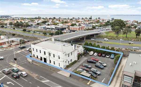 2-4 Pakington Street , Geelong West VIC 3218