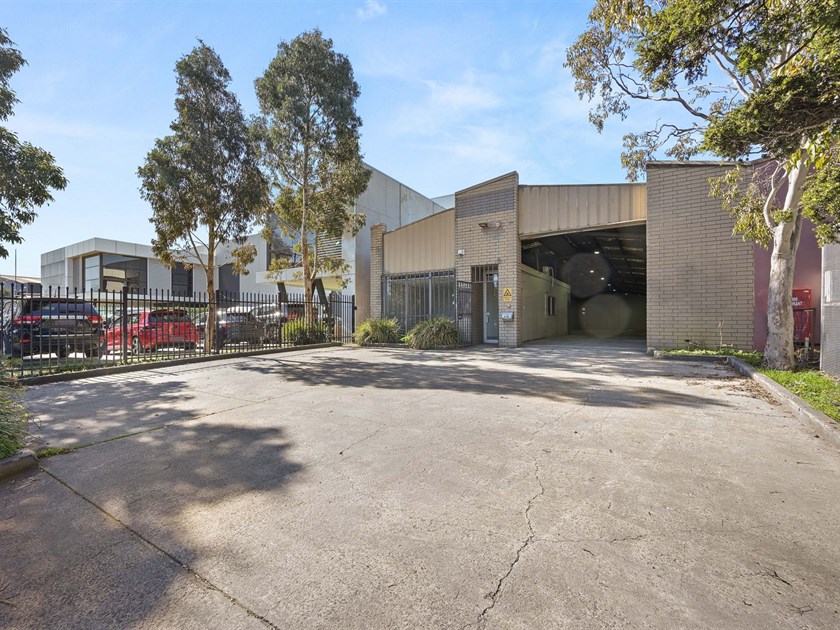 UNIT 1/6 Charnfield Court, Thomastown VIC 3074