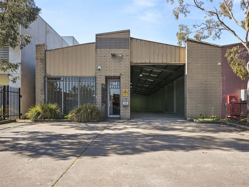 UNIT 1/6 Charnfield Court, Thomastown VIC 3074