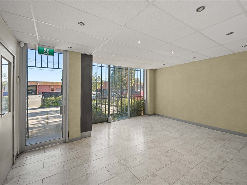 UNIT 1/6 Charnfield Court, Thomastown VIC 3074