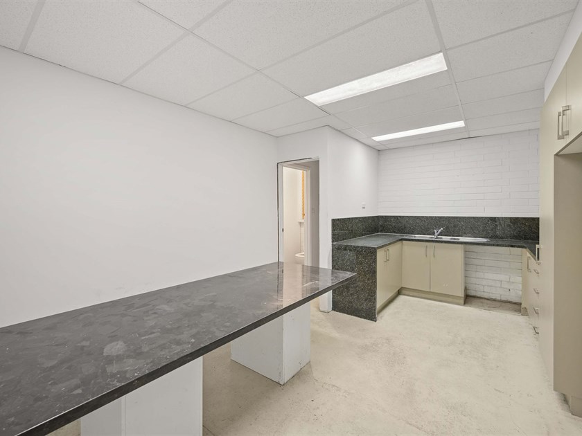UNIT 1/6 Charnfield Court, Thomastown VIC 3074