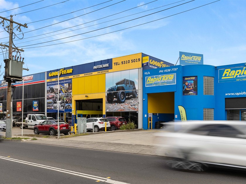 12 Moore Road, Airport West VIC 3042