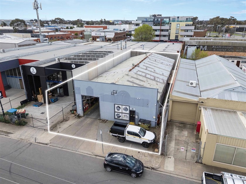 12 Moore Road, Airport West VIC 3042