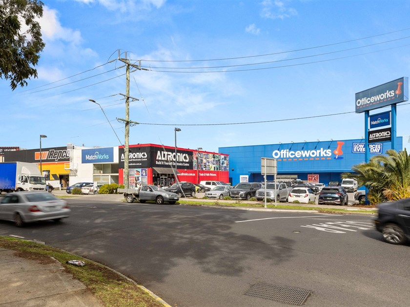 12 Moore Road, Airport West VIC 3042