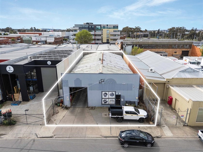 12 Moore Road, Airport West VIC 3042
