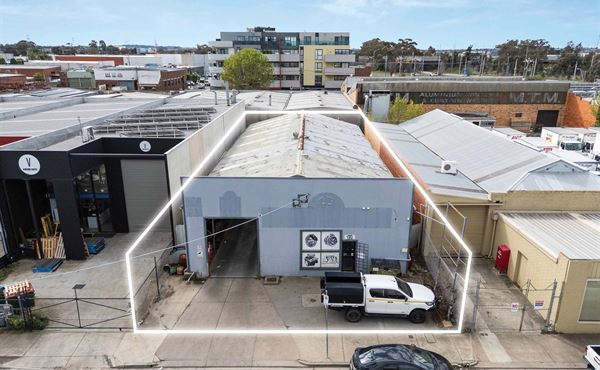 12 Moore Road, Airport West VIC 3042