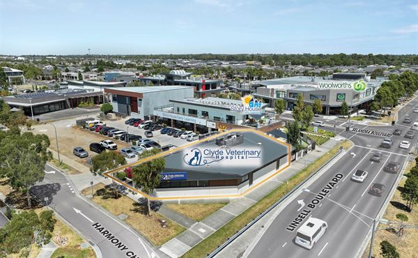 2 Harmony Chase, Clyde North VIC 3978