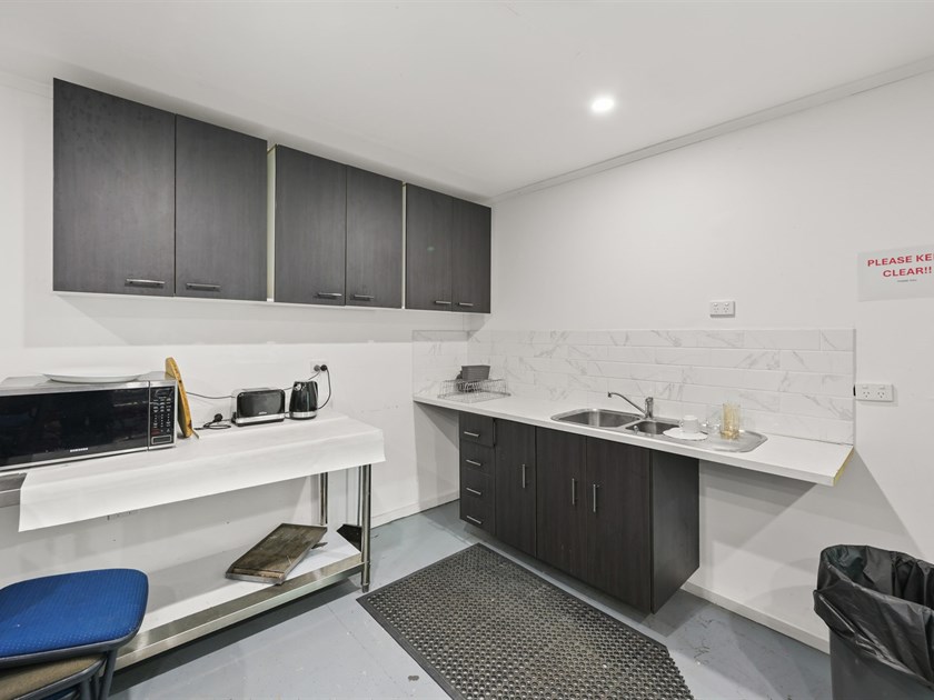 2/77-79 Wright Street, Sunshine VIC 3020