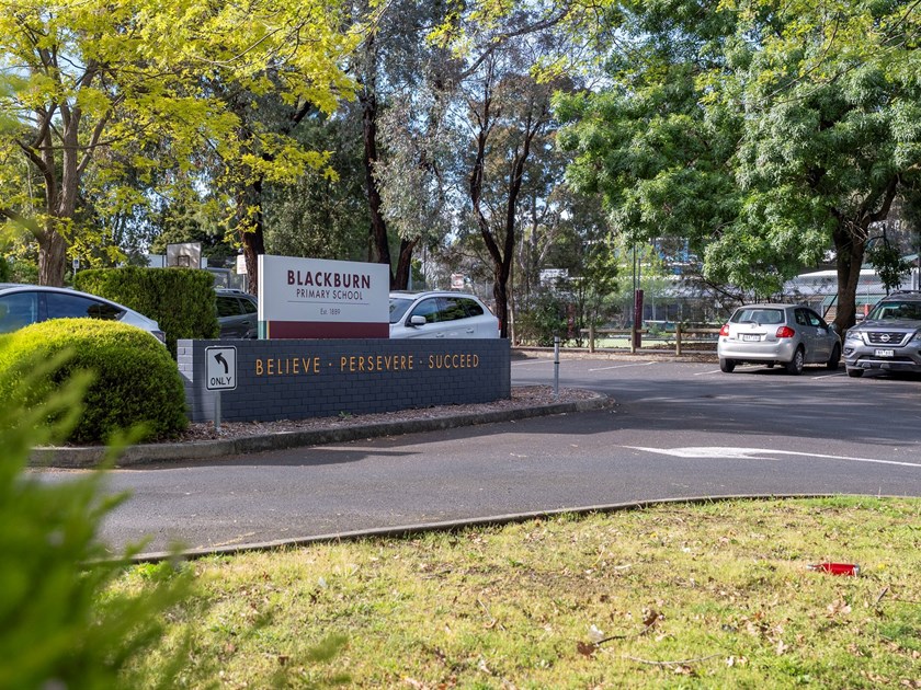 Unit 4/195 Whitehorse Road, Blackburn VIC 3130