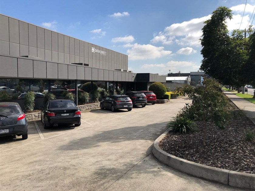 31-33 Chifley Drive, Preston VIC 3072